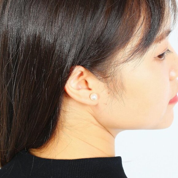 ⚡Classic Pearl Stud Earrings Elegant Round Imitation Pearl Earrings for Women - Picture 2 of 7